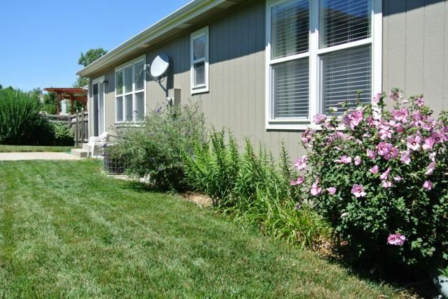 3417 Stone Post Ct, Lawrence, KS 66049