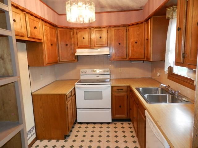3058 Ruby Ave, Kansas City, KS 66112
