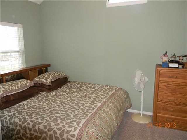 7910 E 96th St, Kansas City, MO 64134