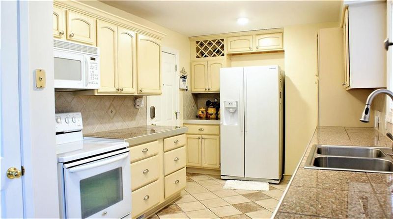 11111 Myrtle Ave, Kansas City, MO 64137