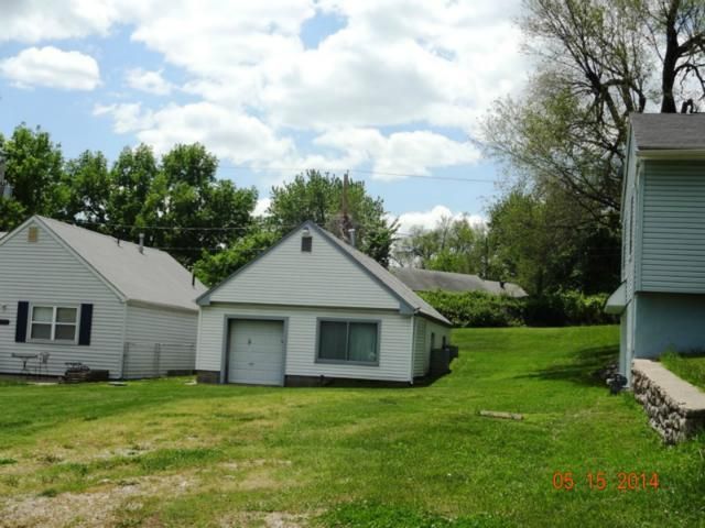 Ditzler Ave, Kansas City, MO 64133