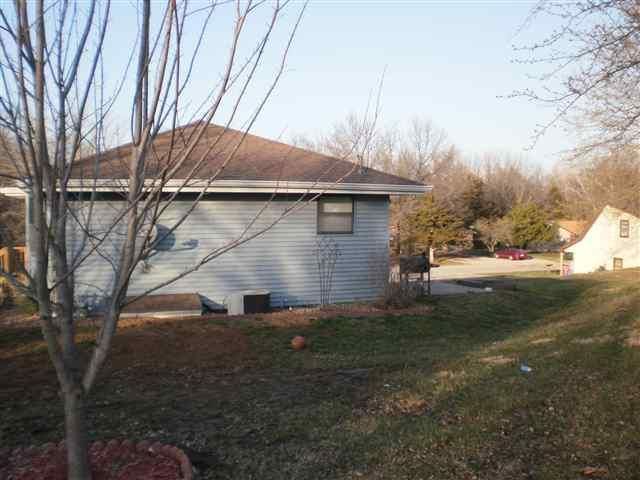 225 SE 111 Road, Warrensburg, MO 64093