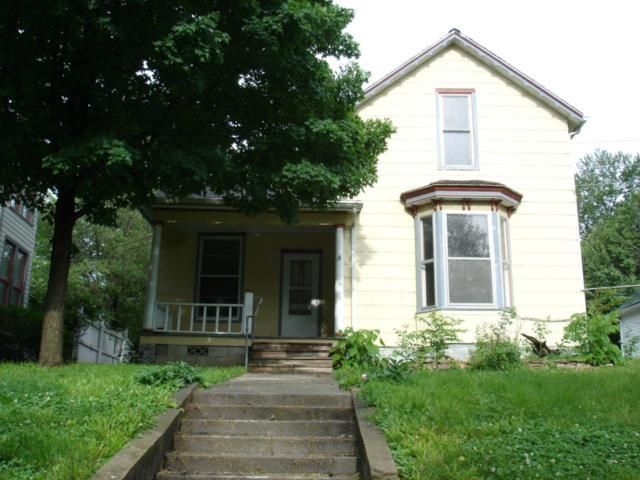 413 N 2nd St, Atchison, KS 66002