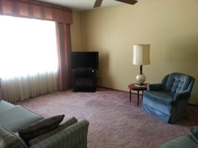 8818 N Mcgee St, Kansas City, MO 64155