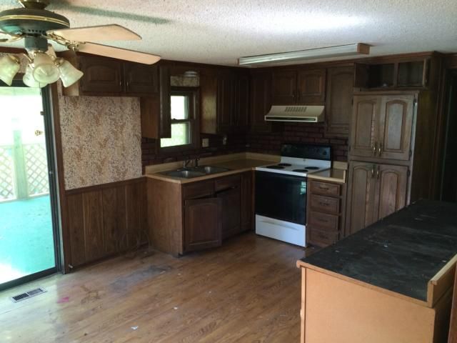 15403 E 54th St, Kansas City, MO 64136