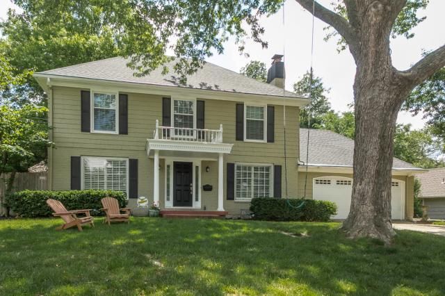 10209 Cedar St, Overland Park, KS 66207
