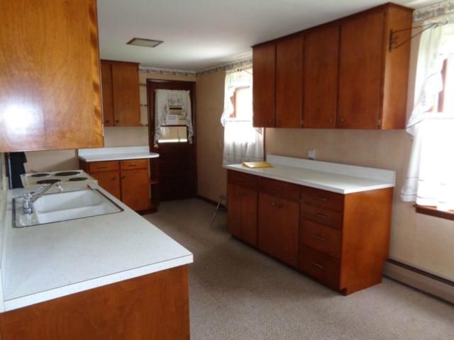 1018 S 5th St, Atchison, KS 66002