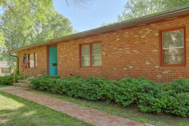 8036 Eby St, Overland Park, KS 66204