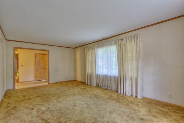 8036 Eby St, Overland Park, KS 66204