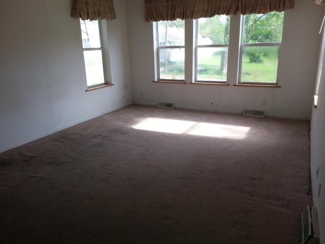 1236 Main St, Osawatomie, KS 66064