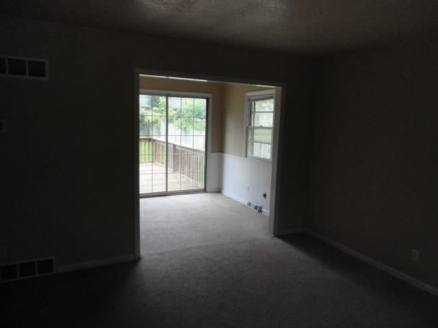 7626 E 76th St, Kansas City, MO 64138