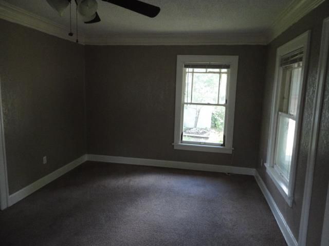 2115 E 70th St, Kansas City, MO 64132