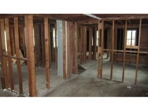 802 E Gudgell St, Independence, MO 64055