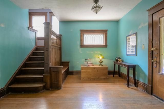 619 W 38th St, Kansas City, MO 64111