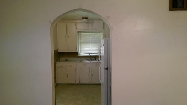 8416 Wayne Ave, Kansas City, MO 64131
