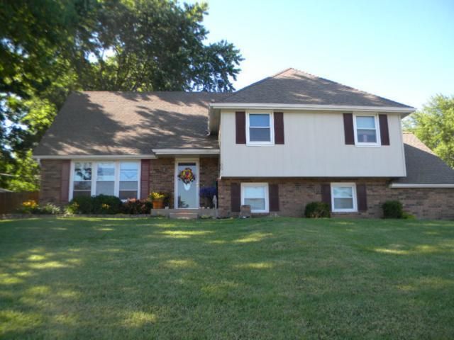 600 Ida St, Lansing, KS 66043