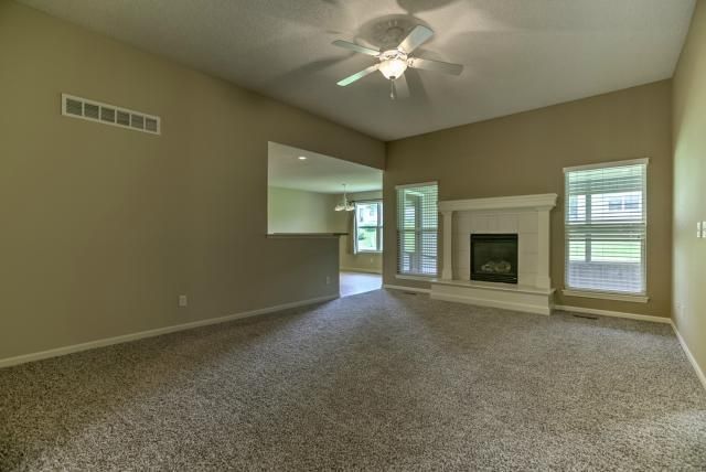 5031 NW Woodside Dr, Riverside, MO 64150