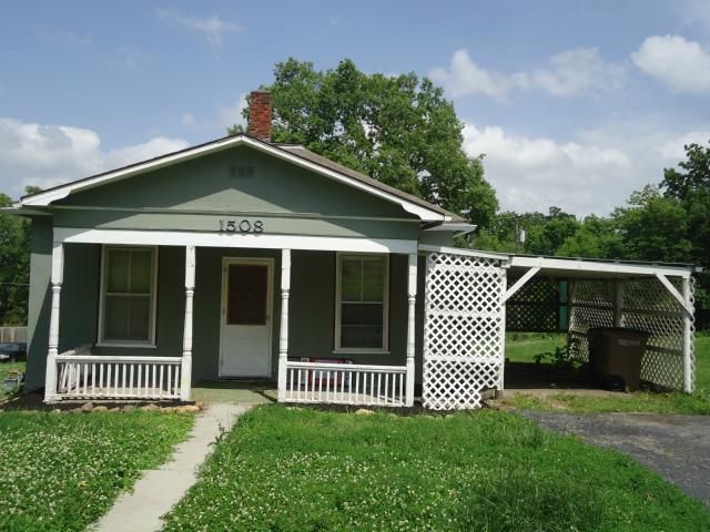 1508 S 7th St, Atchison, KS 66002