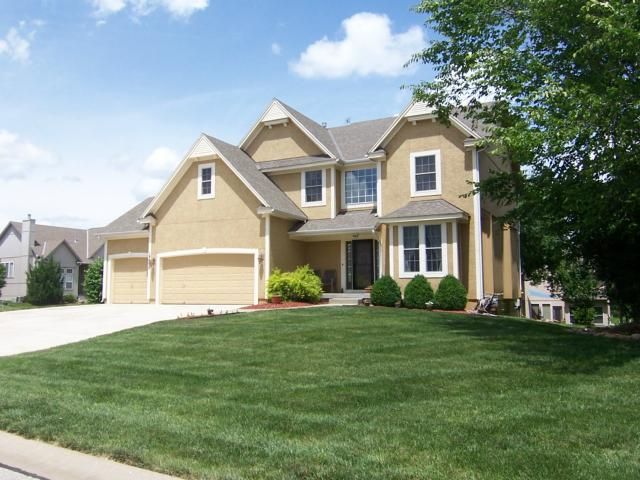 19690 W 121st Pl, Olathe, KS 66061