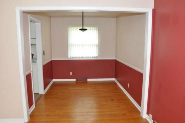 8909 W 71st St, Overland Park, KS 66204
