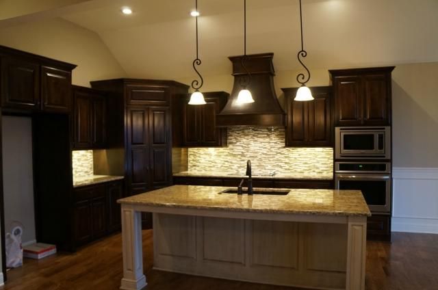 13204 W 171st St, Overland Park, KS 66221