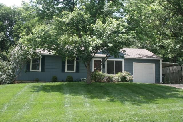 8506 Goodman Dr, Overland Park, KS 66212