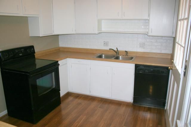 8506 Goodman Dr, Overland Park, KS 66212