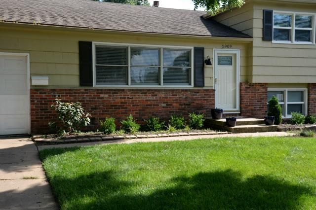 5909 W 100th Ter, Overland Park, KS 66207