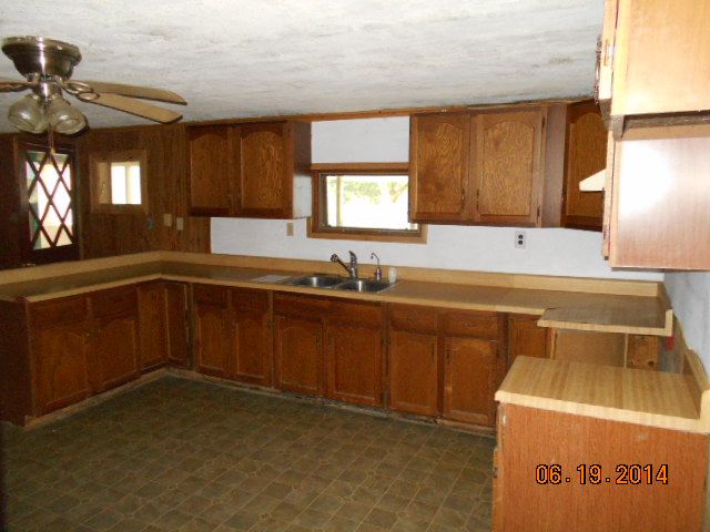 512 SE Offutt Rd, Maysville, MO 64469