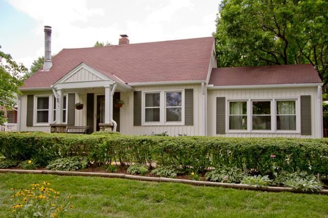 5221 Hardy St, Overland Park, KS 66202