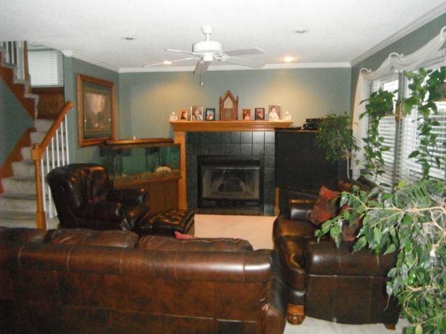1008 NE Scenic Cir, Lee's Summit, MO 64064