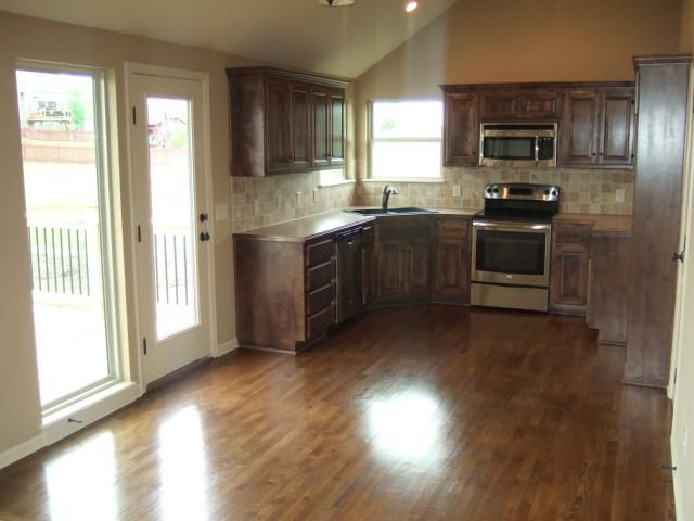 8808 NE 117th St, Kansas City, MO 64157