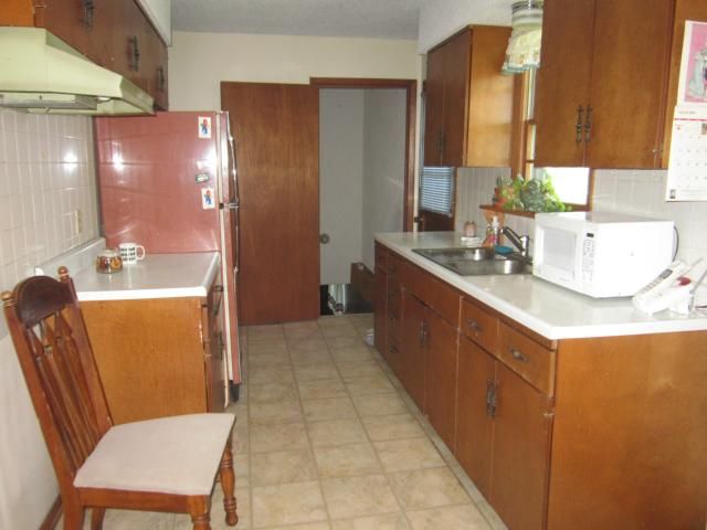 1112 Main St, Paola, KS 66071