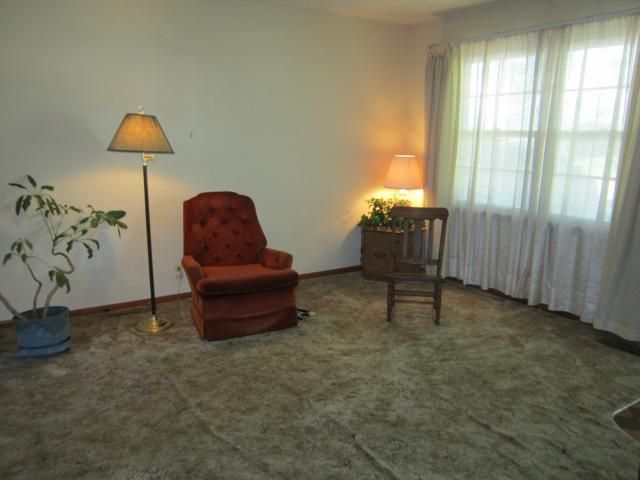1112 Main St, Paola, KS 66071