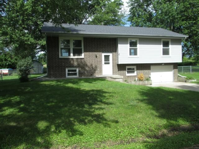 716 S Kay Dr, Lathrop, MO 64465