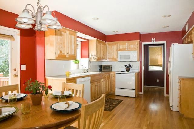 15419 Maple St, Overland Park, KS 66223