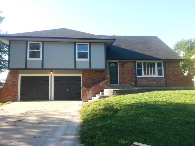 2318 E 110th St, Kansas City, MO 64131