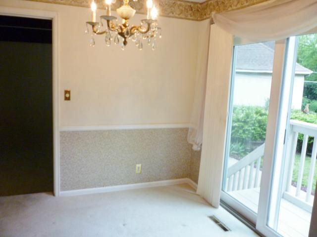 8807 W 98th Ter, Overland Park, KS 66212