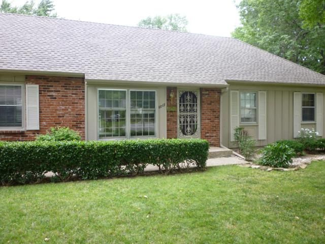 8807 W 98th Ter, Overland Park, KS 66212