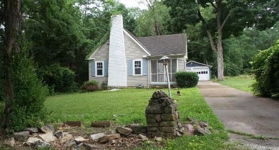 6007 Barrymore Dr, Kansas City, MO 64134