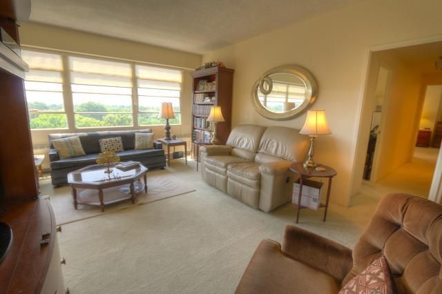 333 W Meyer Blvd #1207, Kansas City, MO 64113