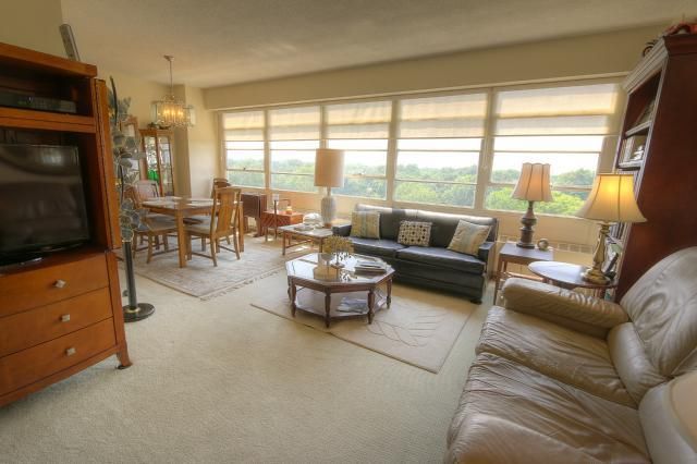 333 W Meyer Blvd #1207, Kansas City, MO 64113