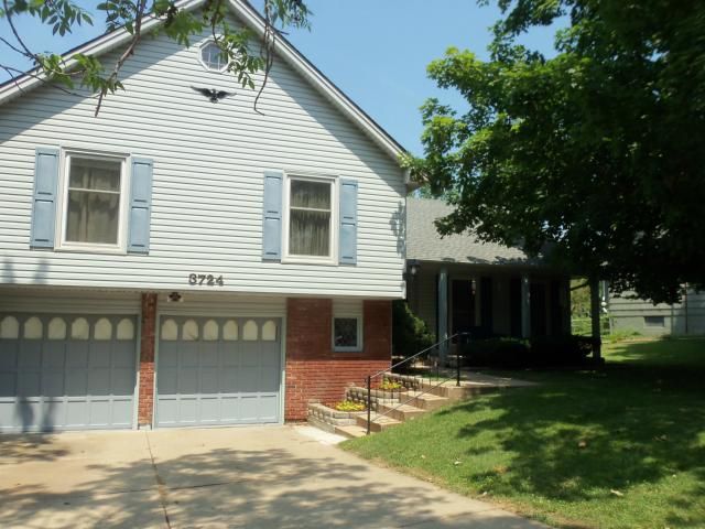 3724 E 104 St, Kansas City, MO 64137