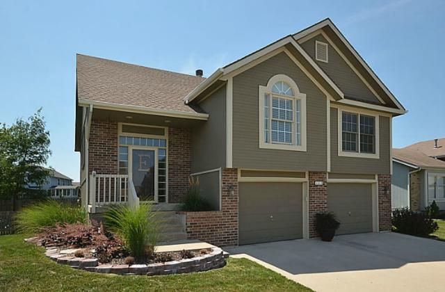 809 NE 107th St, Kansas City, MO 64155