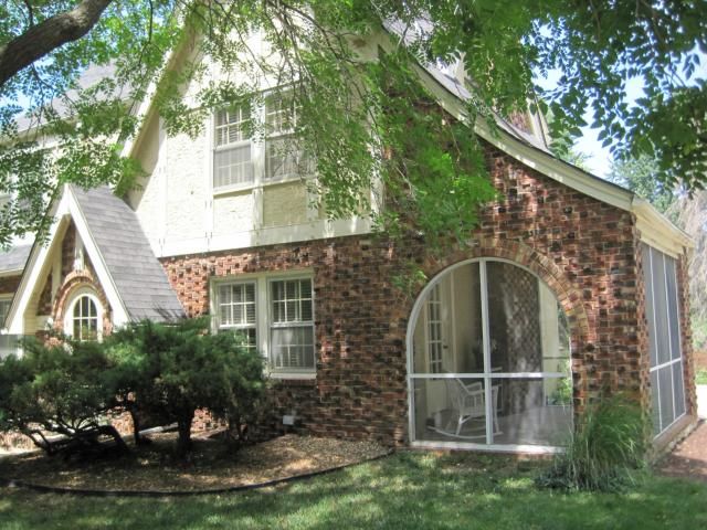 416 W 70th St, Kansas City, MO 64113
