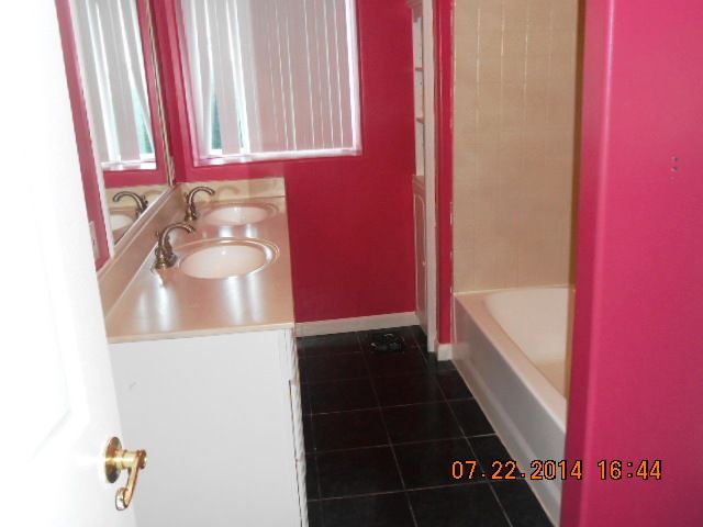 19015 Humphrey Rd, Platte City, MO 64079