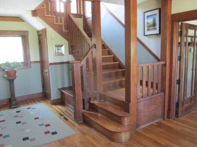 4332 Rockhill Rd, Kansas City, MO 64110