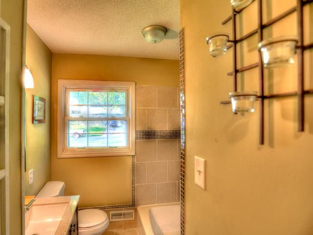 7313 E 108th Ter, Kansas City, MO 64134