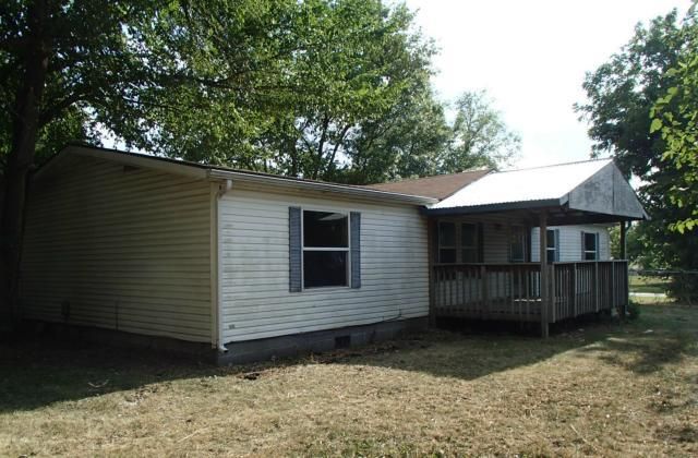 825 S Cypress St, Ottawa, KS 66067