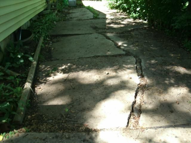 7604 E 48th Ter, Kansas City, MO 64129